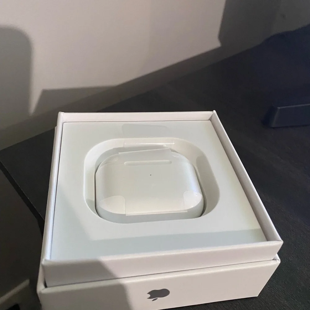 Apple Wireless Earbuds with Charging Case - White